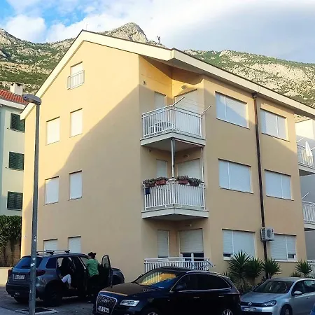 Zlatka * Makarska
